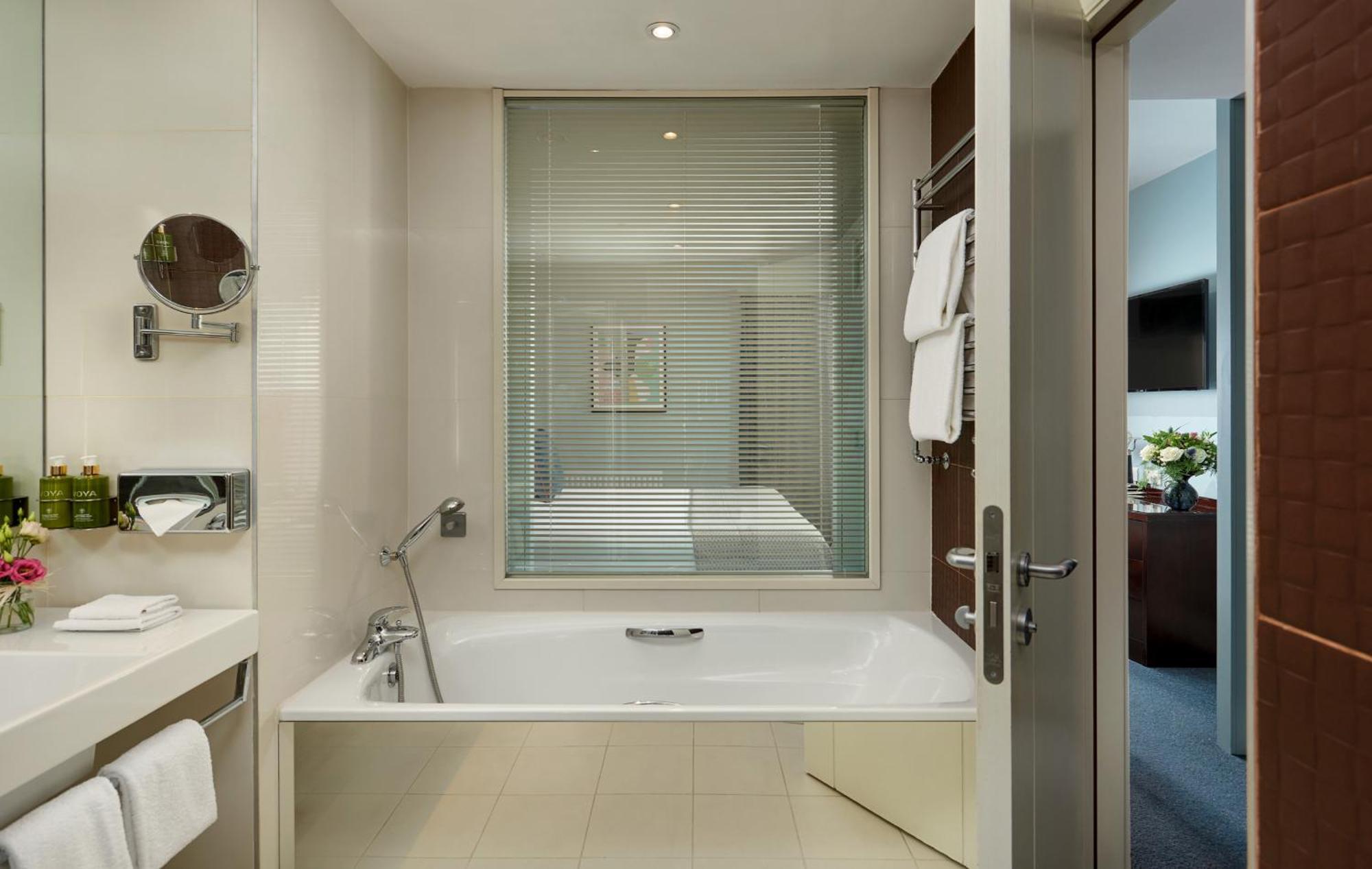The Ross Hotel Killarney Bagian luar foto